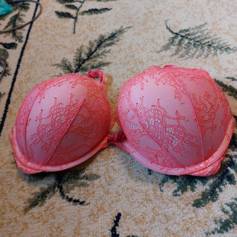 Victoria Secret Bombshell Bra 34D